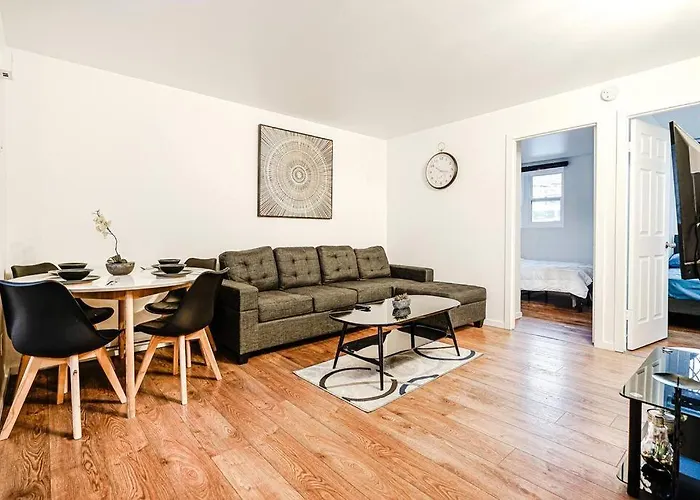 Charmant Appartement De 2 Chambres A Griffintown