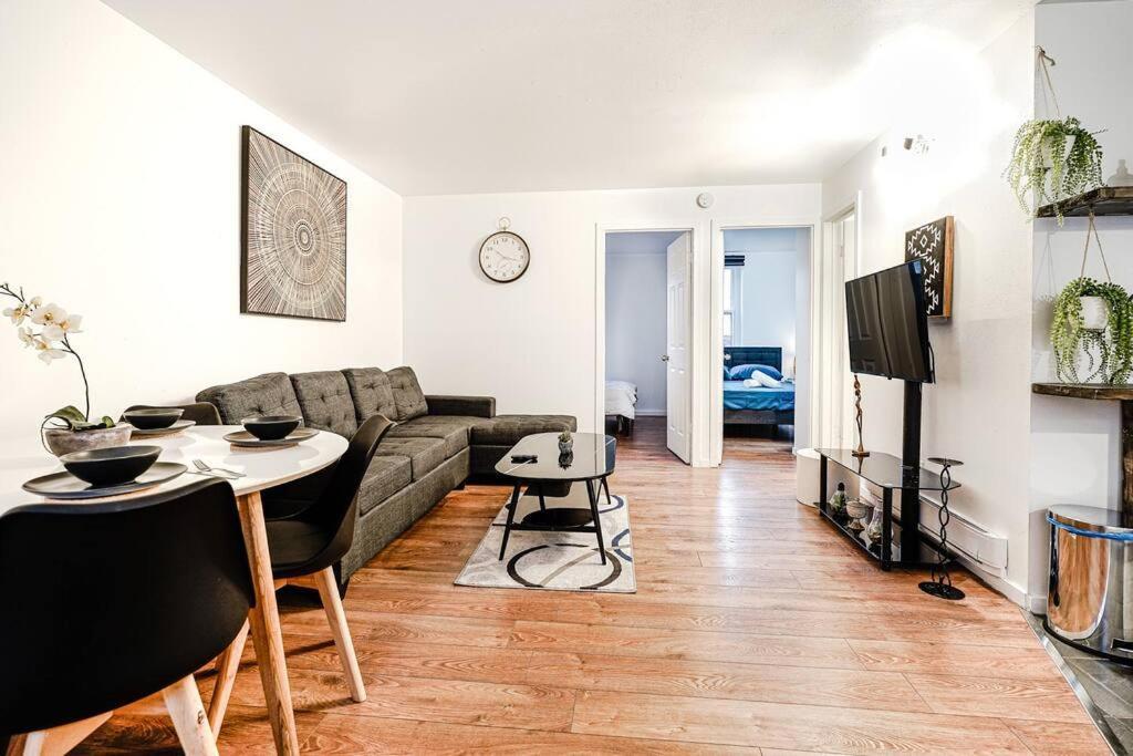 De 2 A Griffintown Apartment