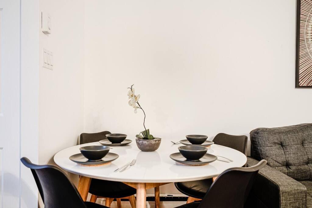 De 2 A Griffintown Apartment